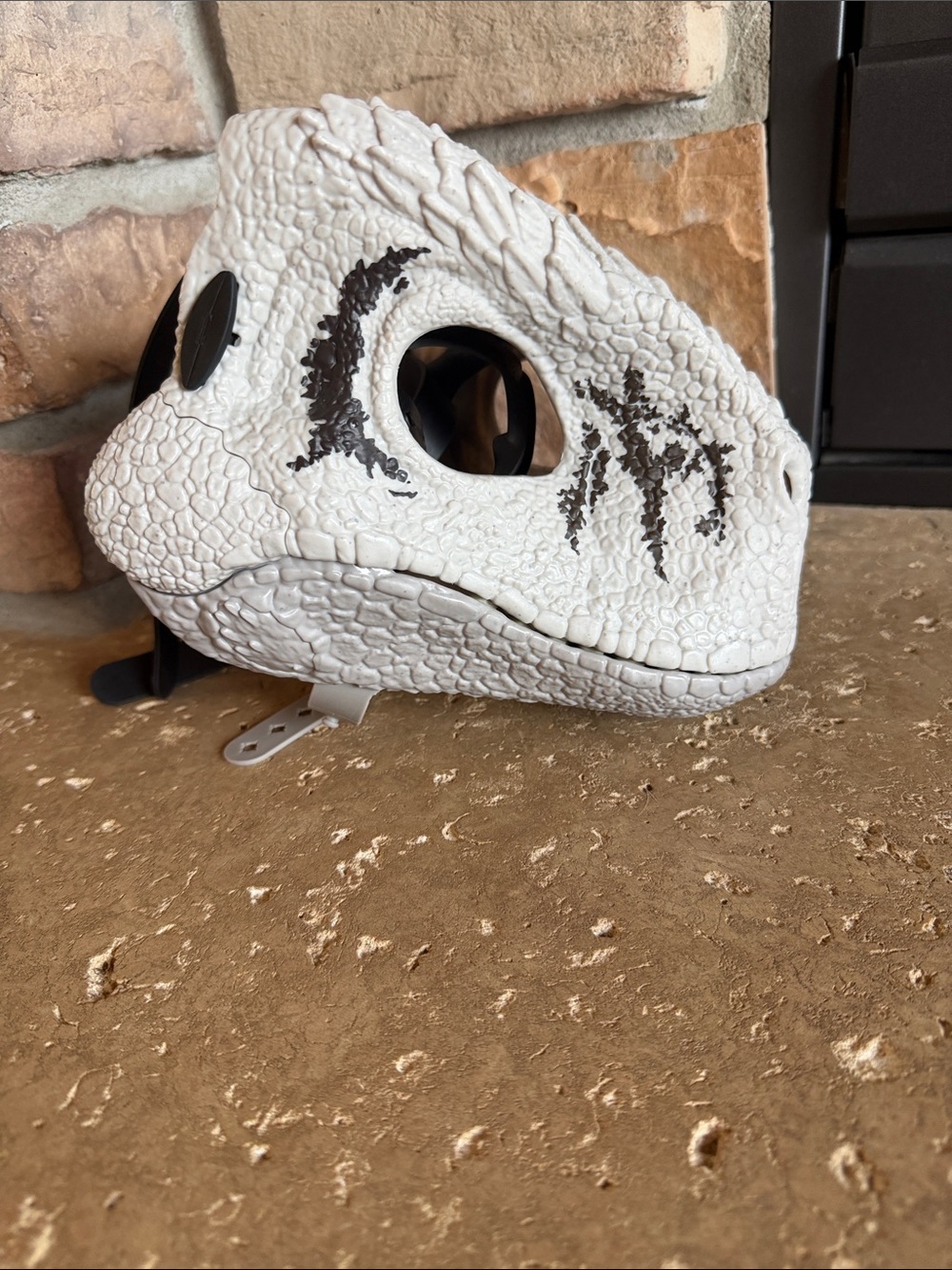 Jurassic World Atrociraptor Dinosaur Play Mask Ghost with Sounds